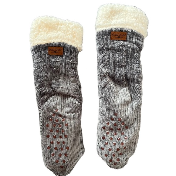BRITT’S KNITS GRAY SHERPA LINED SLIPPER BOOT CHENILLE NON SLIP SOCKS - Picture 5 of 5